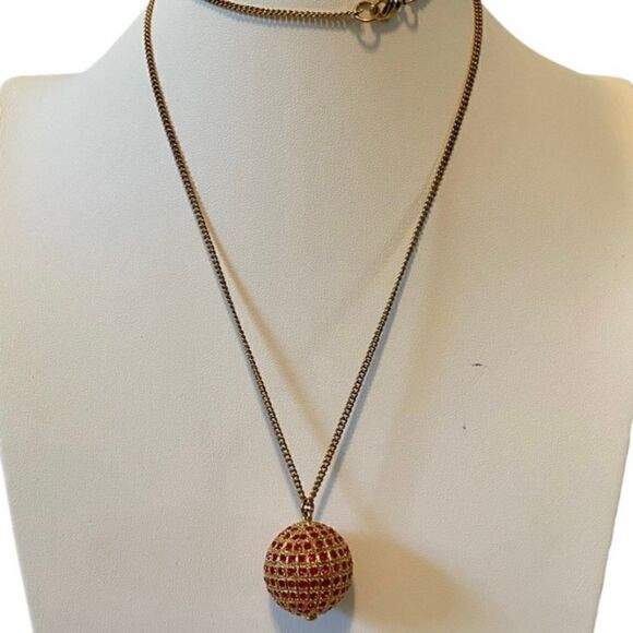 Vintage Sparkling Gorgeous Red & Gold Toned Ball on Gold Toned Chain. - Picture 7 of 7